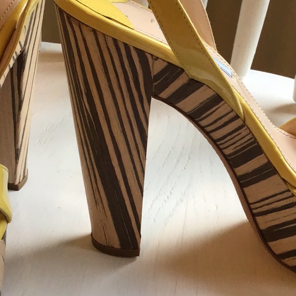 PRADA HEELS- very unique. Never been worn - Picture 3 of 5